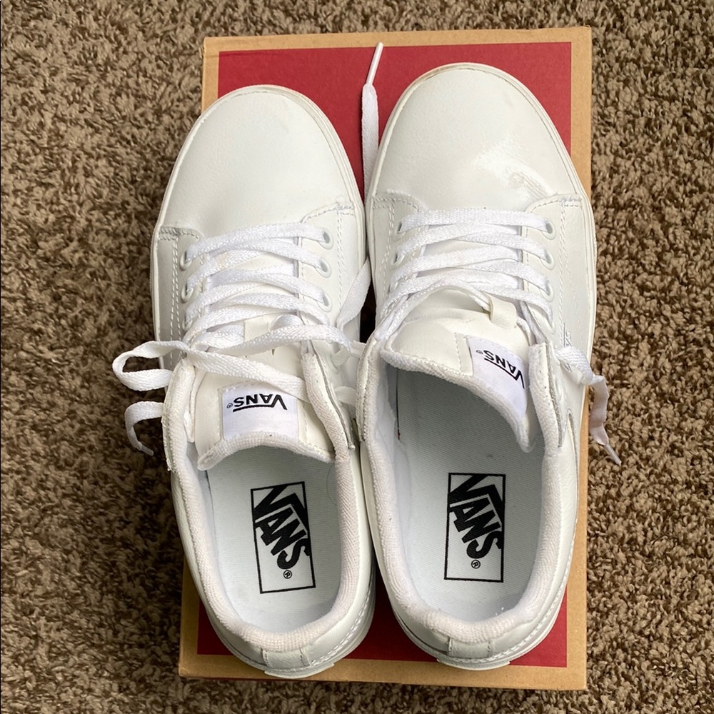 Vans White Classic Sneakers Minimalist Design - Picture 3 of 6